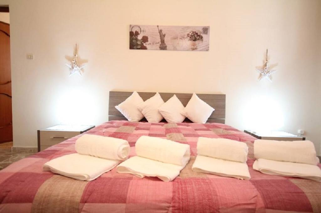 Le Tre Rose Di Mary Apartment Avola Luaran gambar