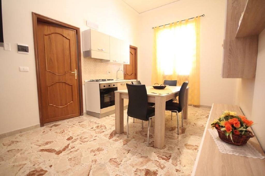 Le Tre Rose Di Mary Apartment Avola Luaran gambar