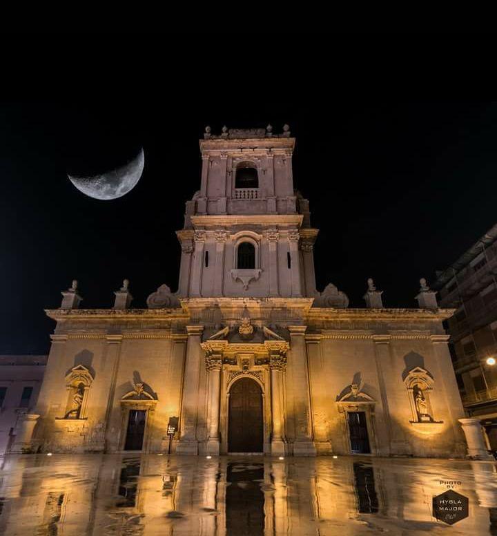 Le Tre Rose Di Mary Apartment Avola Luaran gambar